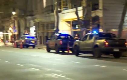 Efectivos de la PFA refuerzan las embajadas de Israel y Estados Unidos