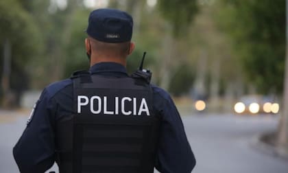 Efectivos de la policía bonaerense realizaban un control de rutina en las inmediaciones del peaje troncal de la Autopista del Oeste, en Ituzaingó, cuando se produjo el enfrentamiento