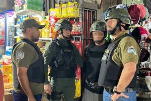 Efectivos de Unidad de Investigaciones de Delitos Complejos y Procedimientos Judiciales “Cinturón Sur” dieron con el paradero de un hombre que poseía pedido de captura internacional