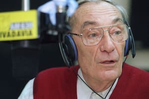 Fue un futbolero de ley, tuvo un programa de radio que hizo historia y un memorable sketch de TV con Calabró