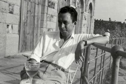 El escritor e intelectual francés Albert Camus ganó el Premio Nobel de Literatura en 1957