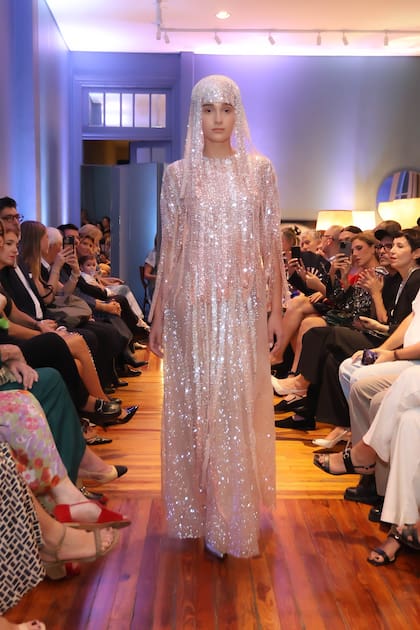 “Efigie Luminosa”, la nueva colección de Adrián Brown