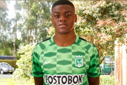 A los 18 años, Efmamj Jasond se destacó en el Sub 18 de su país y llegó a estar a prueba en San Lorenzo en 2019.