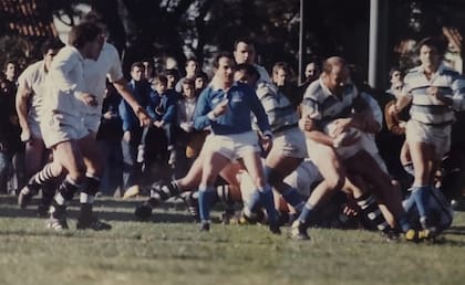 Efraim Sklar dirigiendo un CASI-SIC; con la pelota, Tacho De Vedia