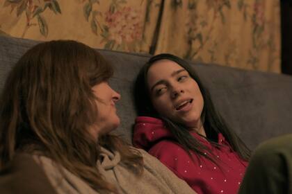 Eilish junto a su mamá Maggie