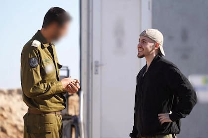 Eitan Mor, rehén israelí liberado, en Israel, el 13 de octubre de 2025