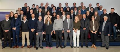 Ejecutivos del Instituto para el Desarrollo Empresarial de la Argentina (IDEA), previo al 61° Coloquio