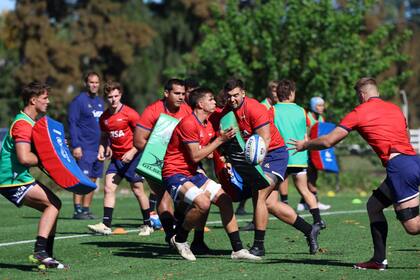 Ejercicios con pelota y de contacto de los Pumitas, con miras al naciente Rugby Championship de menores de 20 años.