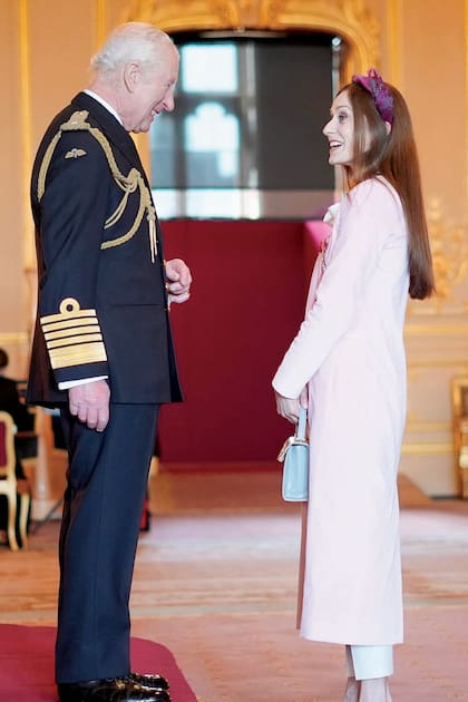 El 1 de abril, el rey Carlos III le entregó a Marianela Núñez una de las más altas distinciones para un artista en Reino Unido: la Orden del Imperio Británico por "su servicio a la danza".