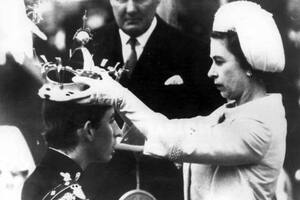 El 1 de julio de 1969, Carlos III fue investido como príncipe de Gales y conde de Chester durante una ceremonia televisada en el castillo de Caernavon por la reina Isabel II
