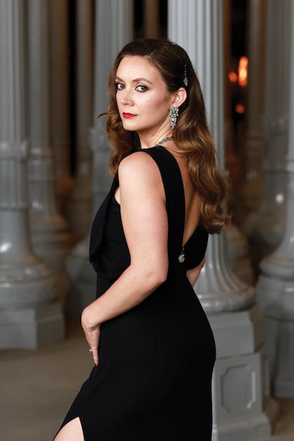 El 1 de noviembre, Billie estuvo presente en la LACMA Art+Film Gala en el Museo del Condado de los Ángeles y, una vez más, el parecido con su famosa madre llamó la atención