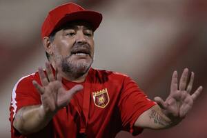 Maradona pidió por Tevez a la selección y por "el sensato y capaz" Angelici