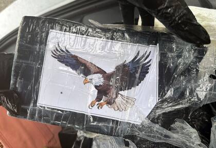 El 15 de junio, navegantes descubrieron paquetes que se presume que contenía cocaína, valuada en un millón de dólares