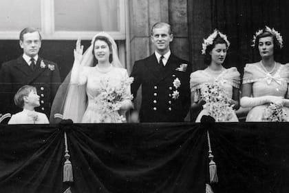 El 20 de noviembre de 1947, la familia real en el balcón del Palacio de Buckingham después de la boda de la entonces princesa Isabel con el príncipe Felipe. Lady Mountbatten es la última a la derecha.