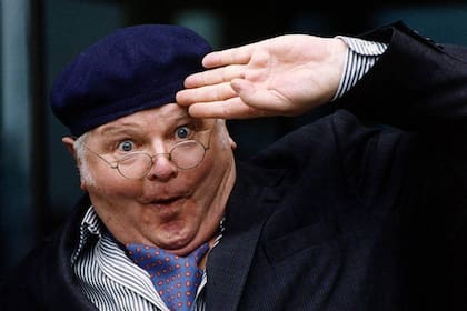 Benny Hill nació el 21 de enero de 1924 como Alfred Hawthorne Hill