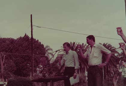 El 21 de septiembre de 1985 Hugo Masci fundó e inauguró el Club de Amigos