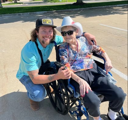 El 23 de mayo, la mujer murió tras una larga lucha con el Alzheimer (Foto: Tiktok @chandlerdurango)