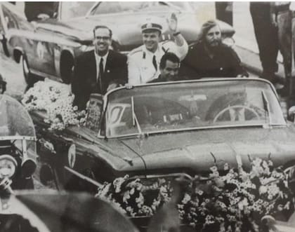 El 24 de julio de 1961, el Aeropuerto Internacional José Martí, en La Habana, fue el escenario de la llegada del primer cosmonauta del mundo, el soviético Yuri Gagarin, quien comenzaba su visita oficial a Cuba.