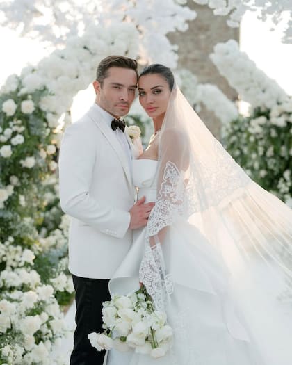 El 25 de agosto el actor Ed Westwick se casó con la actriz Amy Jackson en una boda de tres días en Italia (Foto: Instagram @edwestwick / @corbingurkin)