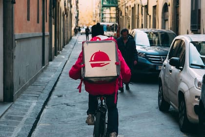 El 26 de enero entrarán en vigor en Nueva York nuevas leyes que buscan beneficiar a los trabajadores de delivery