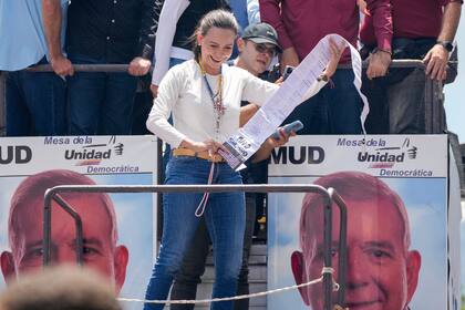 "El 28 de julio tuvimos una victoria por más de 40 puntos", dijo Corina Machado (Foto AP/Ariana Cubillos)