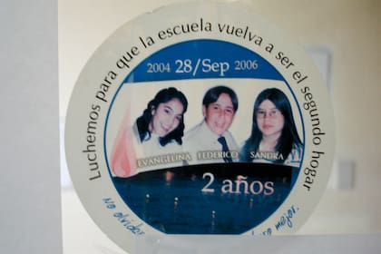 El 28 de septiembre de 2004 Rafael Juniors Solich asesinó a tres compañeros en una escuela de Carmen de Patagones
