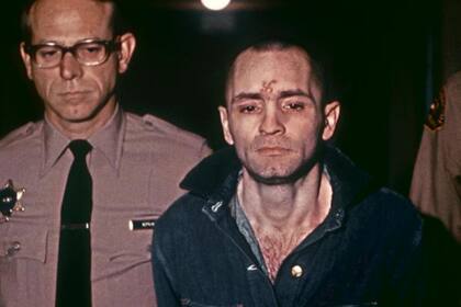 El 29 de marzo de 1971, Manson fue sentenciado a morir en la cámara de gas. La pena le fue conmutada luego por cadena perpetua
