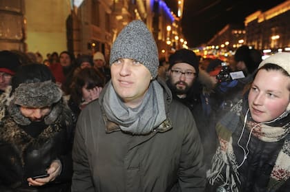 El 30 de diciembre, Navalny dejó su arresto domiciliario para unirse a una movilización de protesta