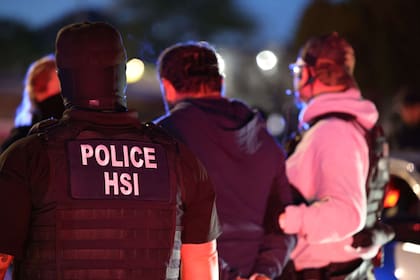 El 58% de los encuestados desaprueba las políticas migratorias de la administración Trump