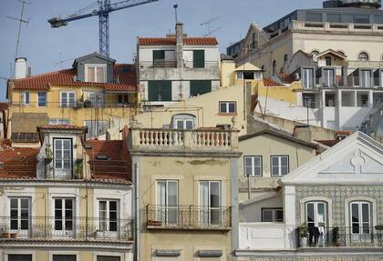 El 60% de las casas en algunos barrios de Lisboa se encuentran deshabitadas, porque ahora se usan para albergar a turistas