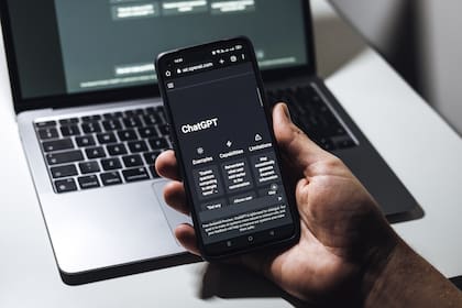 El 73% de los trabajadores encuestadas afirma que la IA los hace más productivos
