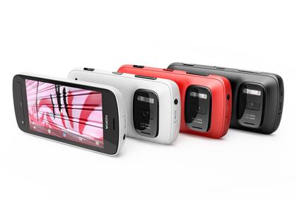 El 808 PureView (de 2012), con su lente de 41 megapixeles y flash Xenon