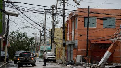 El 82 por ciento de las antenas de telefonía celular sigue sin funcionar en Puerto Rico tras la destrucción que dejó el huracán María