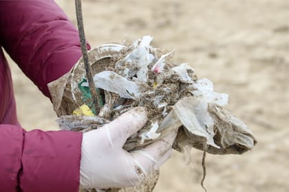 El 87% de la basura plástica termina en la naturaleza, como en las playas y océanos