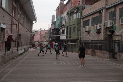 El 89% de los chicos que participan de los programas termina el secundario