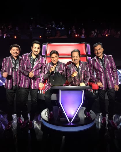 El 9 de febrero es el Día de Los Tigres del Norte (FB lostigresdelnorte)