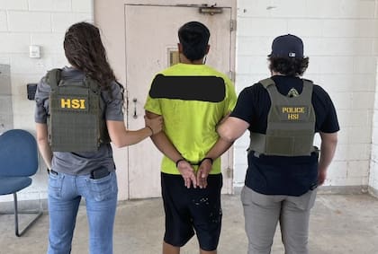 El 9 de junio, ICE Rio Grande Valley, junto con socios federales, llevó a cabo un control migratorio en lugares de trabajo en dos restaurantes locales