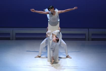 Escena de "El Mesías", de Mauricio Wainrot, en su última presentación en Buenos Aires por el Ballet Contemporáneo del Teatro San Martín, en 2014