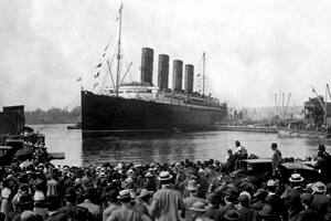El oficial que no se subió al Titanic pero que responsabilizaron por la tragedia