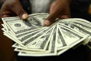 Restricciones en la compra de dólares: qué dijeron en las redes sociales