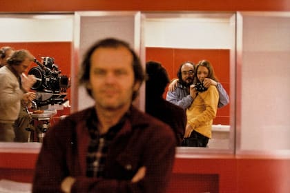 Jack Nicholson y, espejo mediante, el director Stanley Kubrick y la coprotagonista Shelley Duvall