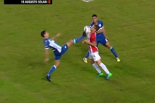 Estudiantes-Racing: el tremendo planchazo por el que fue expulsado Solari