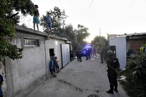 Más violencia narco en Rosario: ahora balearon un depósito de garrafas