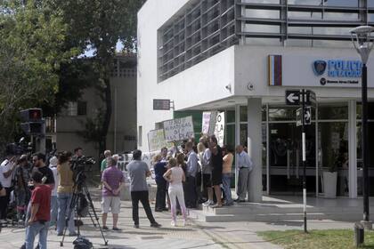 El abogado de A.VI.VI., Andrés Bonicalzi, realizó la denuncia esta mañana en la fiscalía de Saavedra