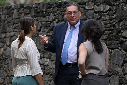 El abogado José Vicente Haro, que ofrece asesoría jurídica al dirigente opositor Edmundo González Urrutia. (Federico PARRA / AFP)