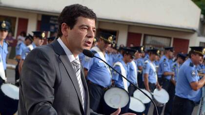 El abogado Leonardo Comperatore, ex funcionario durante la administración del justicialista Francisco "Paco" Pérez, se colgaba de la luz y fue descubierto