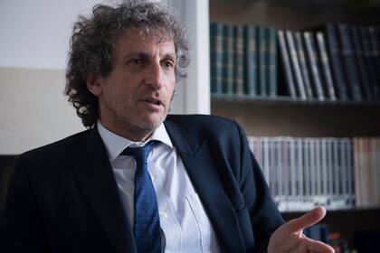 El abogado Marcos Salt, ado por la defensa de Hayden Davis para representarlo en la Argentina
