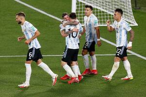 Una Argentina seria, con Messi entendiéndose con todos y el equipo por encima de los nombres