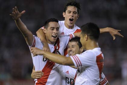 El abrazo de Mora, Teo, Funes Mori y Solari; River, en semifinales de la Sudamericana