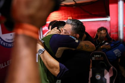 El abrazo en la previa de Enzo Pérez y Marcelo Gallardo